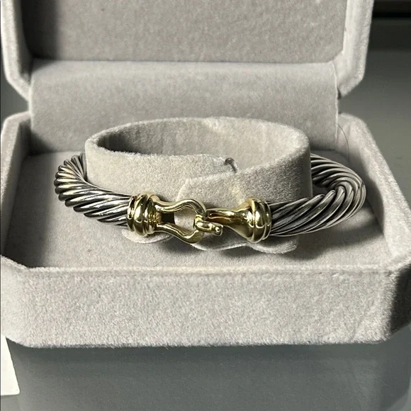 David Yurman Buckle Classic Cable Bracelet, 7mm - Picture 7 of 10